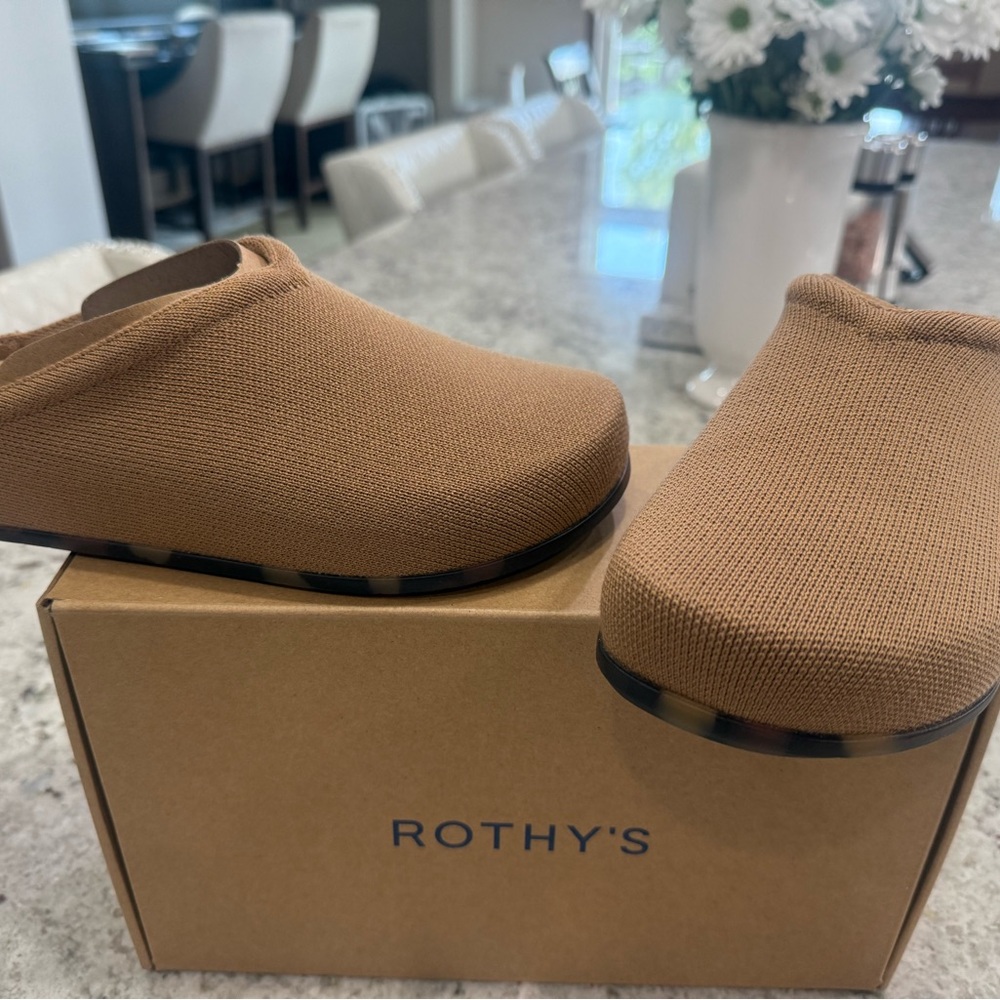 NIB Rothy's Casual Clog Butternut
